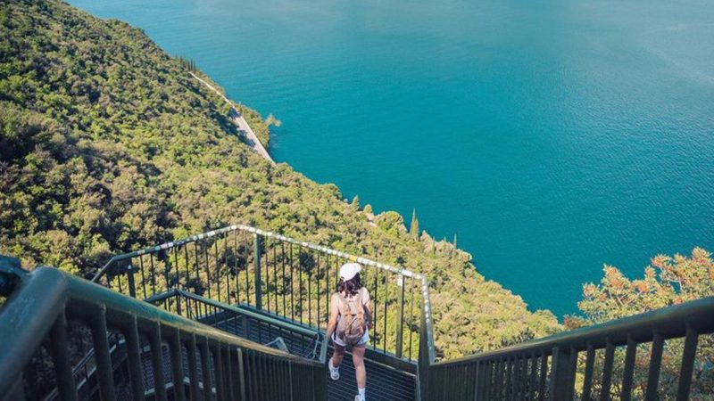 SENTIERO BUSATTE-TEMPESTA: TREKKING AL LAGO DI GARDA