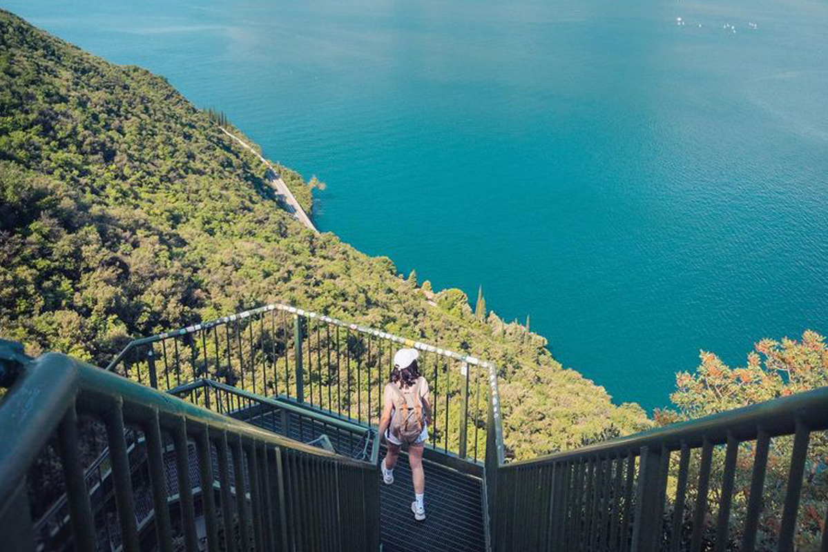 SENTIERO BUSATTE-TEMPESTA: TREKKING AL LAGO DI GARDA